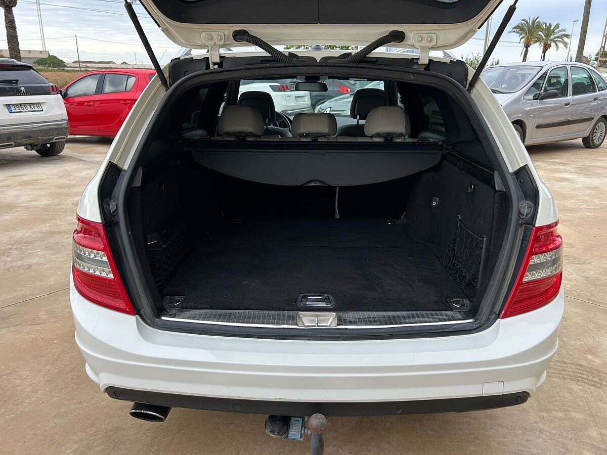 MERCEDES C220 CDI AVANTGARDE ESTATE SPANISH LHD IN SPAIN 231000 MILES 2010